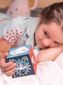 La Conteuse Merveilleuse JOYEUSE Multicolore - Joyeuse -Mon Petit Monde Soldes la conteuse merveilleuse joyeuse 2